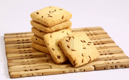 Téléchargez les photos : Biscuits salés Jeera, Biscuits maison aux graines de cumin - en image libre de droit