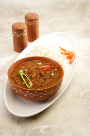Téléchargez les photos : Riz & Rajma ou haricots rouges, plat indien - en image libre de droit