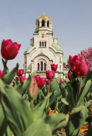 Die Patriarchalkathedrale des Hl. Alexander Newski in der Hauptstadt Bulgariens im Frühling, Sofia, Gesamtansicht