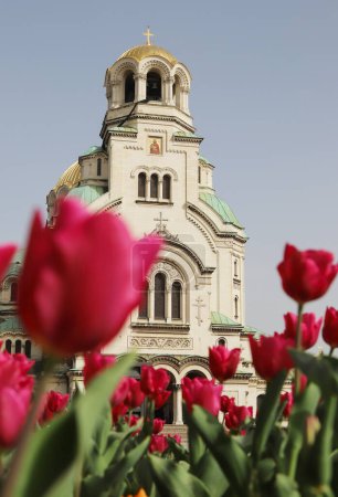 Die Patriarchalkathedrale des Hl. Alexander Newski in der Hauptstadt Bulgariens im Frühling, Sofia, Gesamtansicht