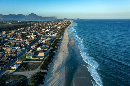Foto de Hermosas playas de todo el mundo. La ciudad de Marica, estado de Río de Janeiro, Brasil. - Imagen libre de derechos