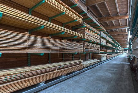 Entrepôt de bois dans une scierie, Bavière, Allemagne, Europe