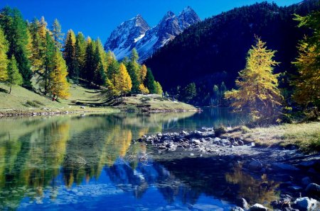 Lago Palpuogna en el Paso de la Albula, Pass d 'Alvra, Alpes suizos, Grisones, Suiza, Europa