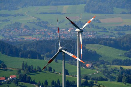 Turbinas eólicas en Schauinsland, Friburgo de Breisgau, Selva Negra, Baden-Wrttemberg, Alemania, Europa 