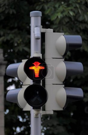 Pedestrian crossing, traffic light red