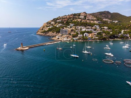 Drohnenbild, Küste mit Leuchtturm, Port d 'Andratx, Region Andratx, Mallorca, Balearen, Spanien, Europa
