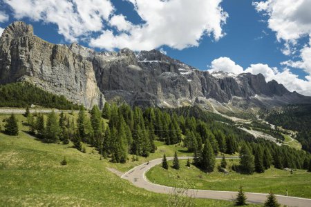 Curvy road on the Gardena Pass, Passo Gardena, nature park Park Puez-Geisler, Dolomites, Selva di Val Gardena, South Tyrol, Trentino-Alto Adige, Italy, Europe