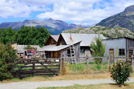 Holzhaus im Dorf Futaleuf, Region de los Lagos, Patagonien, Chile