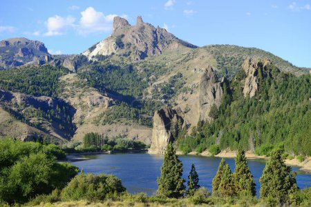 Vallée verte à Rio Limay, Valle Encantado, Andes