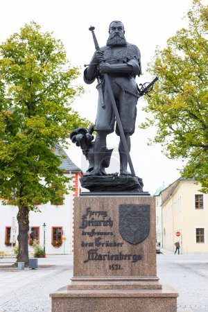 Herzog-Heinrich-Denkmal am Rathaus in Marienberg