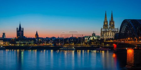 Gross St. Martin, City Hall, Cologne Cathedral and Hohenzollern Bridge, Old Town Embankment, Rhine, Cologne, Rhineland, North Rhine-Westphalia, Germany, Europe