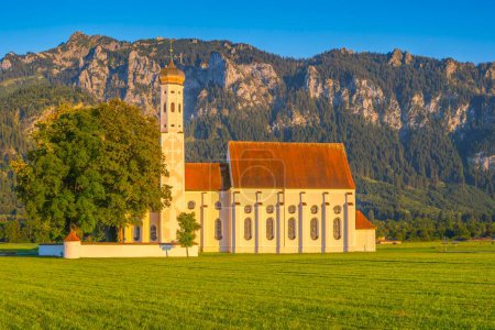 Eglise baroque St. Coloman, dans la chaîne de montagnes Tegelberg, Schwangau, Ostallgaeu, Allgaeu, Souabe, Bavière, Allemagne, Europe