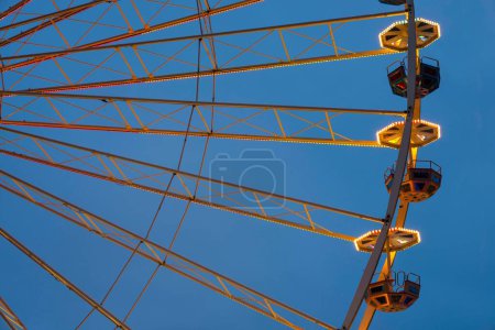 Ferris Wheel, fête foraine au bord du Rhin, fête foraine d'automne, Cologne, Rhénanie-du-Nord-Westphalie, Allemagne, Europe