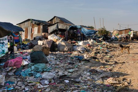 Huts at the garbage dump, Choeung Ek, Phnom Penh, Cambodia, Asia