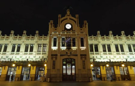 Estación Central, Estaci del Nord, noche, iluminada, Modernismo Valenciano, Valencia, España, Europa 