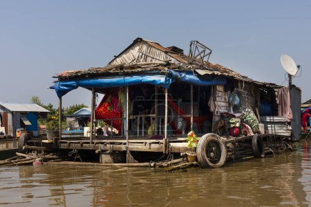 Schwimmende Dörfer, Pfahlhäuser auf dem Tonle Sap, Kampong Chhnang, Kambodscha, Asien