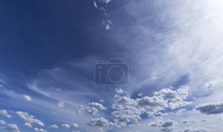 Cumulus humilis Wolken (Cumulus humilis) am blauen Himmel, Bayern, Deutschland, Europa