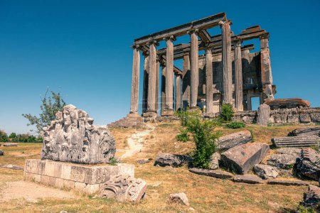 Foto de Templo de Zeus en la antigua ciudad de Aizanoi en Kutahya Turquía - Imagen libre de derechos