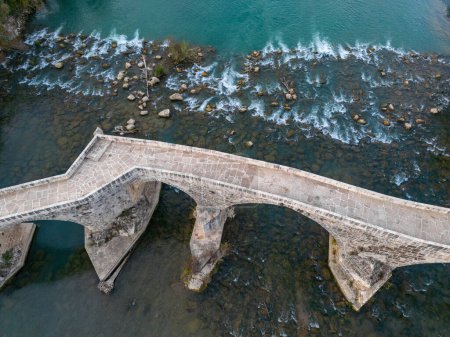 Foto de El histórico puente de Aspendos sobre Koprucay al amanecer en Antalya Turquía - Imagen libre de derechos