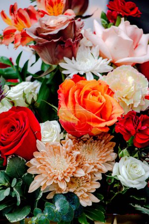 Téléchargez les photos : Boquet de fleurs lumineuses saisonnières - en image libre de droit