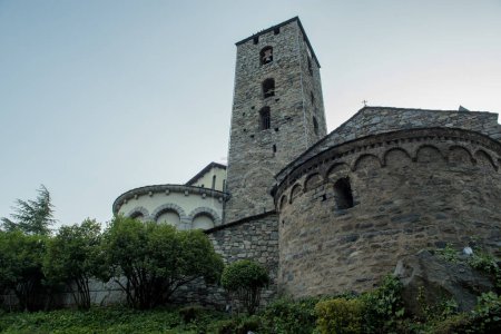 Téléchargez les photos : Belle vue sur l'église de St. Esteve en Andorre La Vella, capitale d'Andorre
. - en image libre de droit