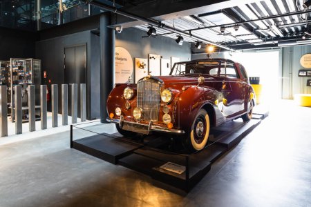 Foto de Bentley Mk.VI - Classic retro car. Riga motor museum. Riga, Latvia, 17 August 2022. - Imagen libre de derechos