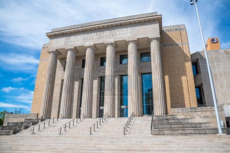 Téléchargez les photos : Little Rock, AR, États-Unis - 9 septembre 2022 : Joseph Taylor Robinson Memorial Auditorium - en image libre de droit