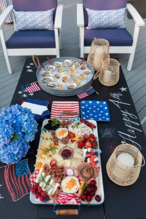 Foto de Appetizers at Fourth of July themed outdoor party - Imagen libre de derechos