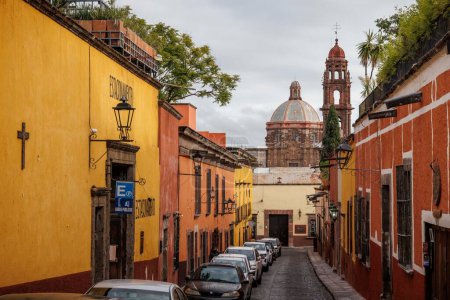 Foto de Street scenes in historic San Miguel de Allende, Mexico. - Imagen libre de derechos