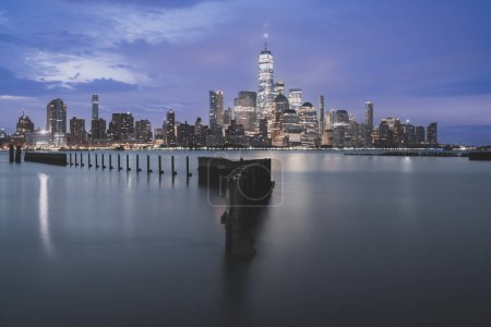 Téléchargez les photos : City skyline 2023 New York Manhattan love panorama sea river - en image libre de droit