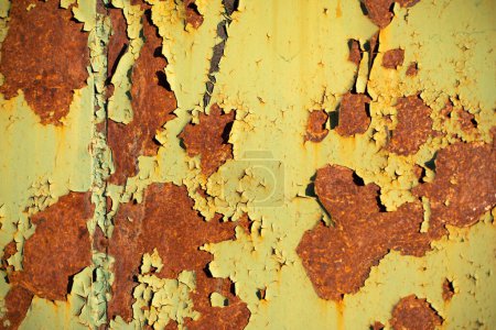 Téléchargez les photos : Rust on metal. Texture of rusty layer of iron. Green surface in brown spots. - en image libre de droit