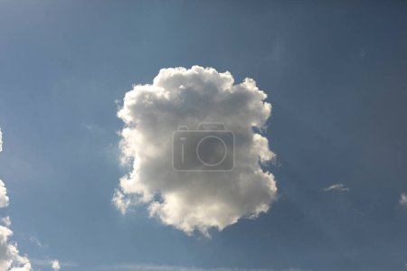 Foto de White cloud in blue sky. Atmospheric pressure. Summer sky. Cloudy weather. - Imagen libre de derechos