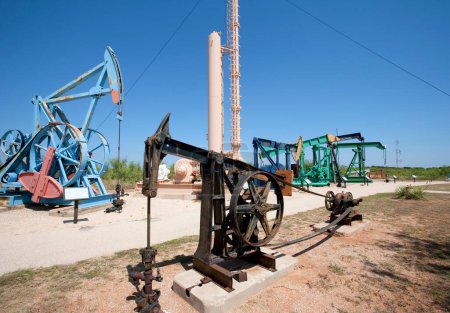 Foto de Historical oilfield equipment in Midland, Texas - Imagen libre de derechos
