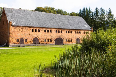 Téléchargez les photos : Gelgaudiskis Manor barn - l'ensemble architectural du 19ème siècle, Lituanie. - en image libre de droit
