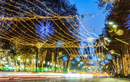 Téléchargez les photos : Christmas illumination on the main street of Tbilisi, capital city of Georgia - en image libre de droit
