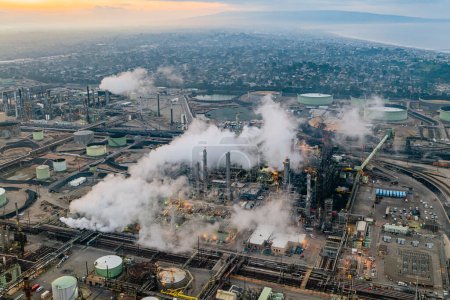 Téléchargez les photos : Chevron El Segundo Refinery - California Aerial Photography - en image libre de droit