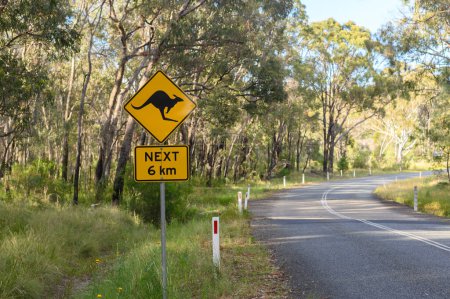 Téléchargez les photos : Panneau d'avertissement Kangourou en Australie - en image libre de droit