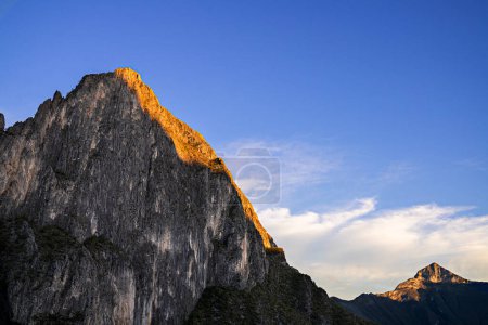 Foto de Mountains during golden hour at Potrero Chico, Mexico - Imagen libre de derechos