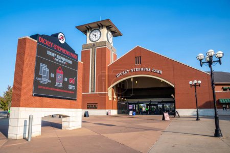 Téléchargez les photos : Little Rock, AR, USA - September 13, 2022: The Dickey Stephens Park Arena - en image libre de droit