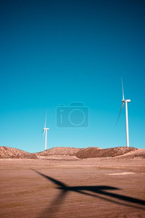 Foto de Turbinas eólicas para la producción de energía eléctrica. - Imagen libre de derechos