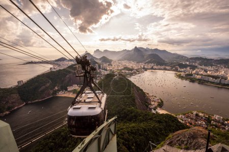 Foto de Hermosa vista al teleférico Sugar Loaf Mountain en Río de Janeiro, Brasil - Imagen libre de derechos