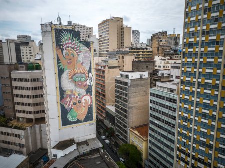 Téléchargez les photos : Beautiful drone aerial view to big city buildings in Belo Horizonte, Minas Gerais, Brazil - en image libre de droit