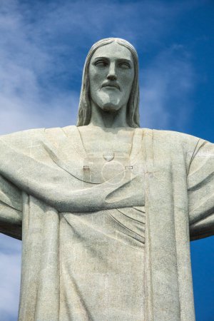 Téléchargez les photos : Beautiful view to Christ the Redeemer statue with blue sky and sunny day, Rio de Janeiro, Brazil - en image libre de droit