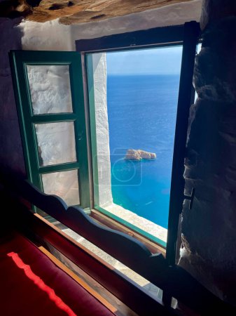 Foto de View through window at Hozoviotissa Monastery in Amorgos, Greece - Imagen libre de derechos