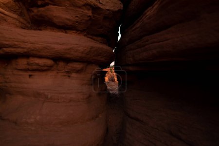 Foto de A través de las rocas en Dead Horse Point State Park en Utah - Imagen libre de derechos