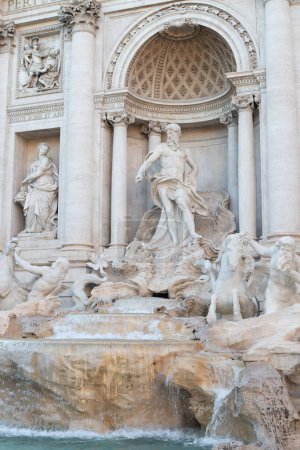 Foto de Vista de la Fontana de Trevi en Roma, Italia - Imagen libre de derechos