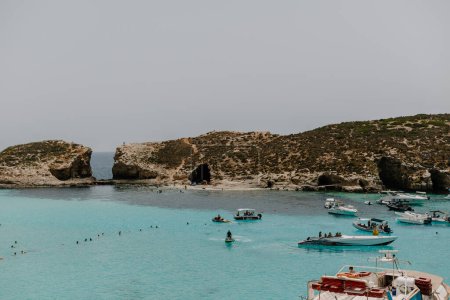 Téléchargez les photos : The Blue Lagoon swimming area located in Comino Island, Malta - en image libre de droit