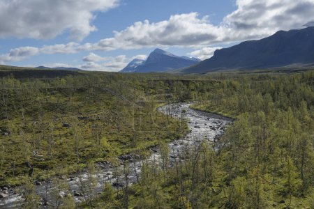 Téléchargez les photos : Rivière Sjpieltjavjhk, parc national de Padjelanta, Laponie, Suède - en image libre de droit