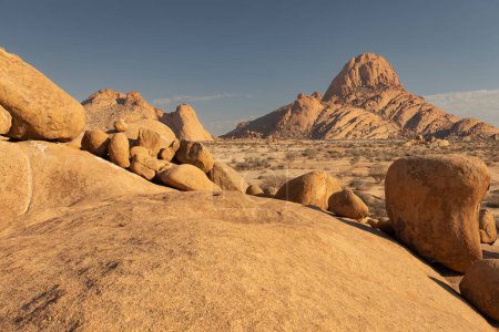 Téléchargez les photos : Desert Mountain Landscape, Spitzkoppe, Namibia - en image libre de droit
