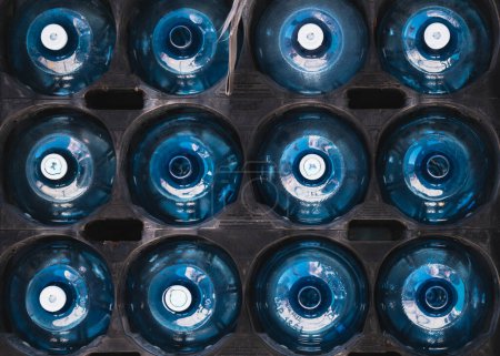 Foto de Botellas de vidrio vida de agua de primer plano - Imagen libre de derechos
